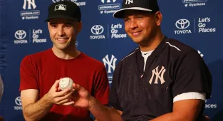 'Annoying' Zack Hample enrages fans by interfering on crucial MLB play