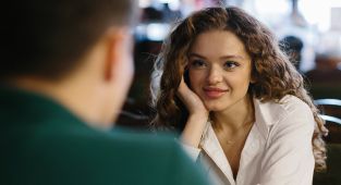 'Delusional' woman issues list of expectations to her Tinder date