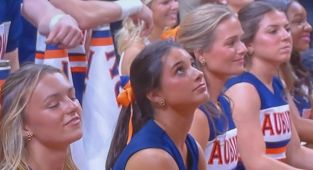 Auburn cheerleaders spark internet frenzy during March Madness