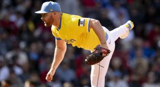 Baseball star and cancer survivor returns for first time in two years