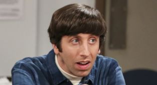 Big Bang Theory's Simon Helberg no longer looks like his character