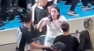 Caitlin Clark's bizarre exchange with NBA referee goes viral