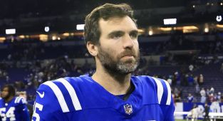 Cleveland Browns sign Super Bowl champion QB to one-year deal