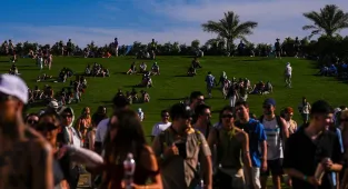 Coachella attendees seek shelter amid near record-breaking heat