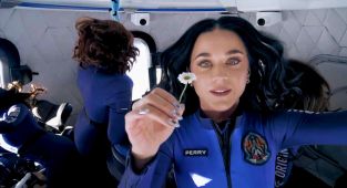 Conspiracy theorists claim Katy Perry's Blue Origin mission was FAKE