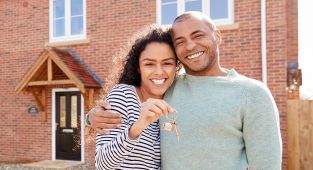 Couple finds shocking note with eerie warning hidden in new home