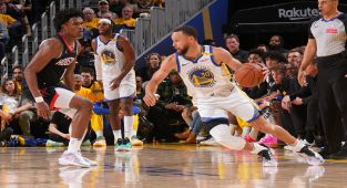 Curry, Warriors defeat Rockets in Game 3 with injured Butler on sidelines