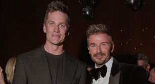 David Beckham poses with Tom Brady and Lionel Messi at birthday party