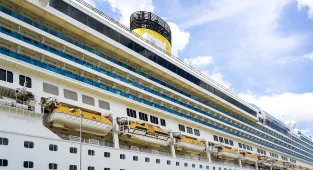 Doctor reveals life-saving 5-second trick to do when boarding a cruise