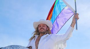 Drag queens slammed for hosting 'hunky Jesus' contest at Easter show