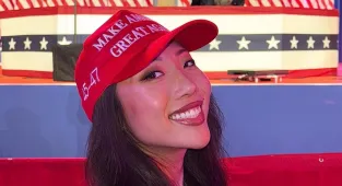 Elon Musk 'offered to impregnate influencer before retaliating'