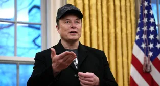 Elon Musk got into yelling match with one of Trump's trusted advisers