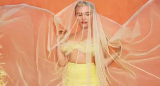 Fearless Florence Pugh swaps fashionista for Guinness Record holder