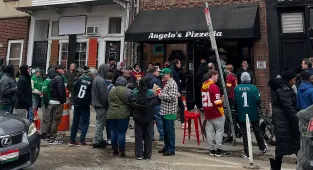 Fed-up neighbors reveal the hell of living next to a pizza parlor