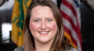 Former aide to woke Oakland mayor fired over note with offensive word