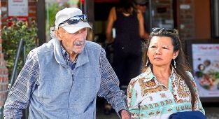 Gene Hackman's wife's telling internet searches before her death
