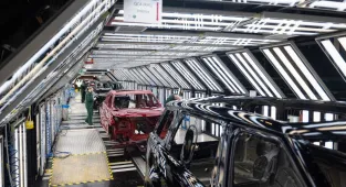 Global car giant stops shipments to the US over Trump tariffs