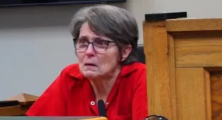 Grandma whose negligence killed two toddlers gets very light sentence