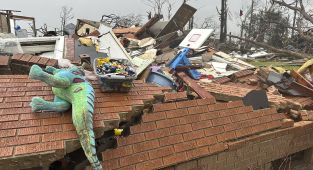 Heartbreaking detail in snap of tornado-ravaged Arkansas town