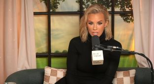 Hollywood actress claims top vaccine officials tried to smear her