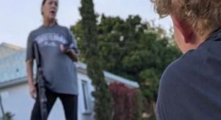 Horrifying moment gun-toting Florida woman holds children at gunpoint