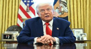 How Trump flip-flopped on pausing tariffs