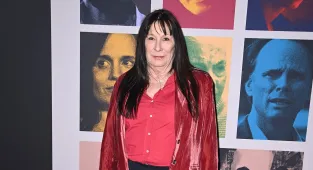 Jack Nicholson's ex Anjelica Huston, 73, reveals private health battle