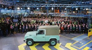 Jaguar Land Rover pauses vehicle shipments to US after Trump's tariffs