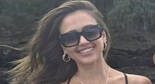 Jessica Alba, 43, flaunts bikini body on tropical getaway with kids