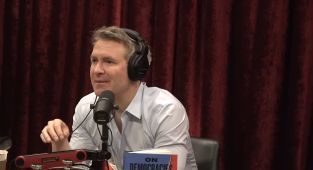 Joe Rogan is brutally criticized by British conservative on his show