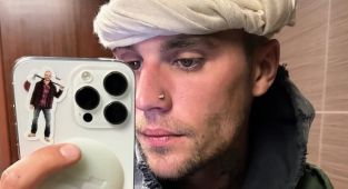 Justin Bieber gives glimpse at son Jack after ANOTHER wild party night