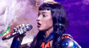 Katy Perry fans share theory over tour's rocky start