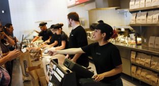 Leading fast food chain suffers first sales slump since the pandemic