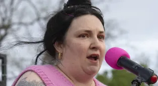 Lena Dunham's rare appearance after body-shaming hiatus