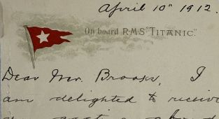 Letter by Titanic passenger written before sinking sells for £300,000