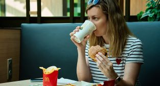 Link between McDonald's and colon cancer epidemic in young people