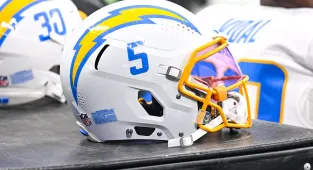 Los Angeles Chargers sign former Cowboys quarterback on $6.2m deal