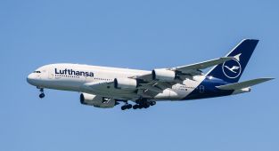 Lufthansa flight from LA to Munich diverted after iPad debacle