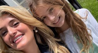 Major update after Dr Oz's granddaughter collapsed in the Oval Office