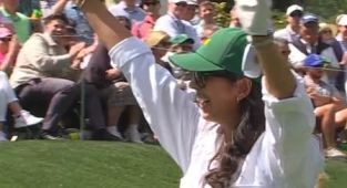 Masters star's wife stuns crowd with her shot at Par-3 competition
