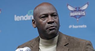 Michael Jordan to 'leave a lasting mark' after opening latest clinic