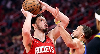 NBA play-offlarında Türk rüzgarı: Alperen Şengün sahneye çıktı, Rockets seriyi eşitledi