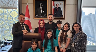 New York'ta 23 Nisan coşkusu: Küçükler Başkonsolosluk koltuğunda