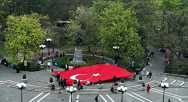New York’ta ‘adalet’ çağrısı: Union Square’da İmamoğlu protestosu