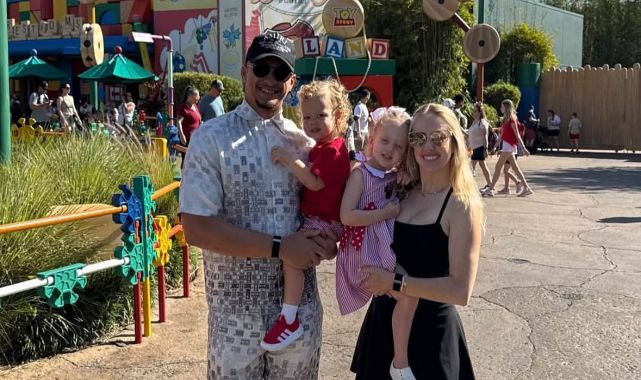 Patrick and Brittany Mahomes share heartwarming family pictures