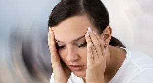 Poor teeth brushing could be putting women at risk of migraines