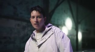 Pop star who went 'missing' returns with shocking new look