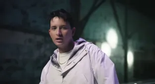 Pop star who went 'missing' returns with shocking new look