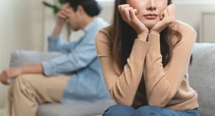 Relationship therapist reveals telltale signs a couple will NOT last