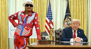 Reporter's hilarious Biden joke leaves Trump and Kid Rock in stitches